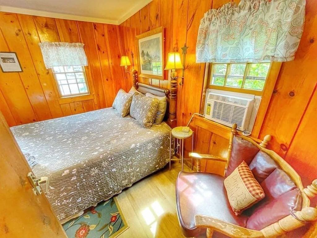 Foto 3 von 25: 9 2Br Acadia Cottage w/AC Open Hearth Inn