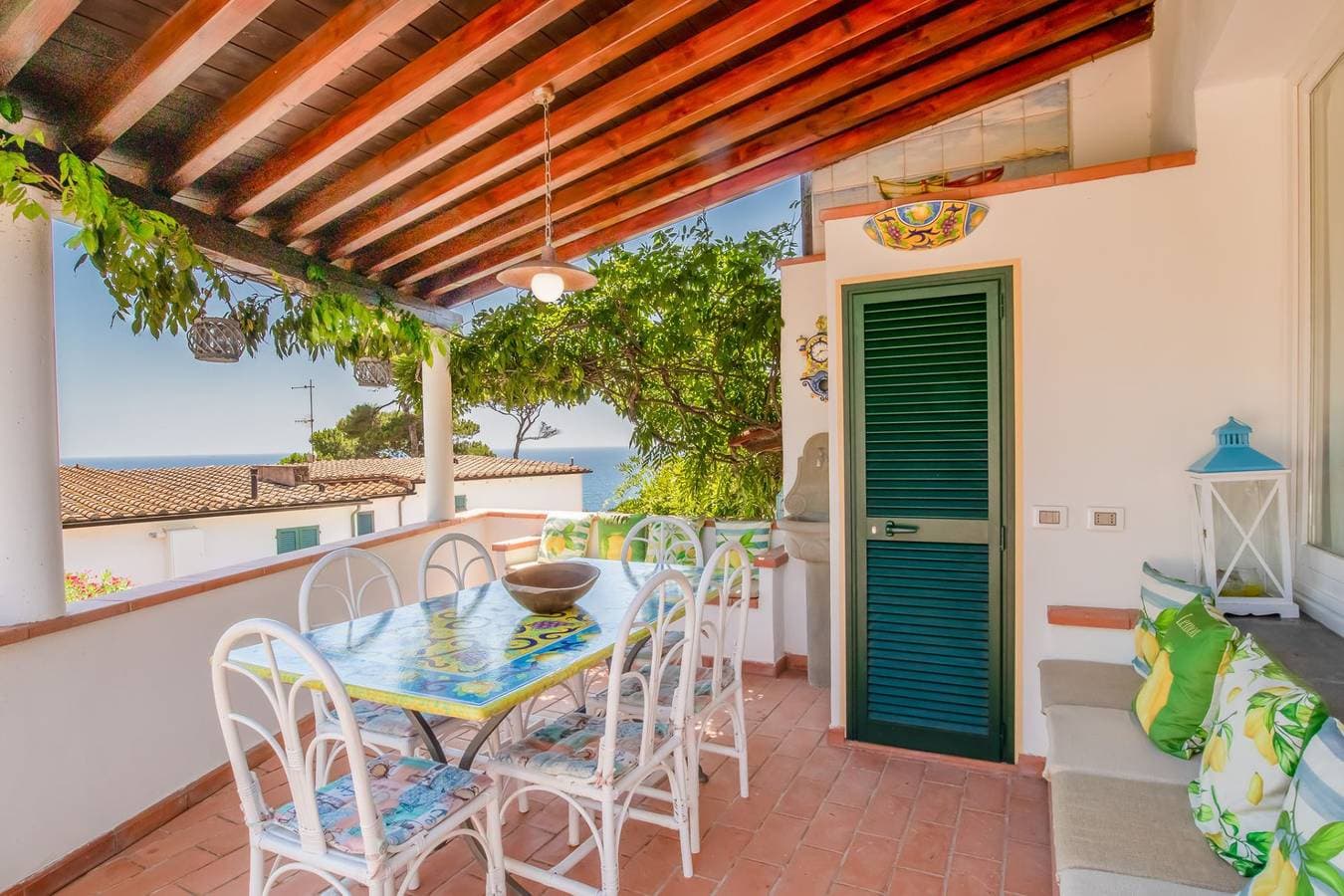 Foto 3 von 67: Villa für 8 Personen mit Terrasse
