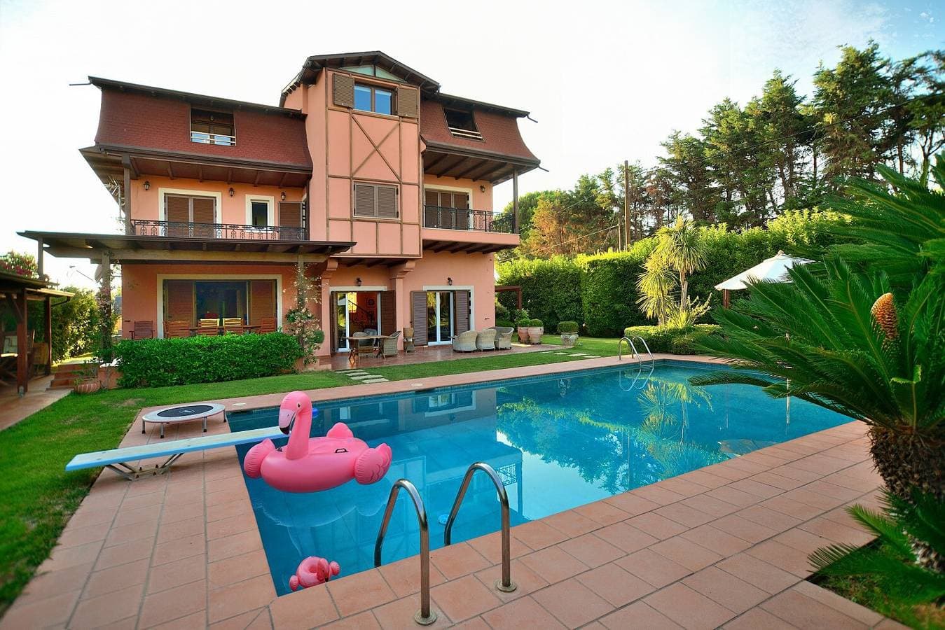 Pool Villa Desmira 1