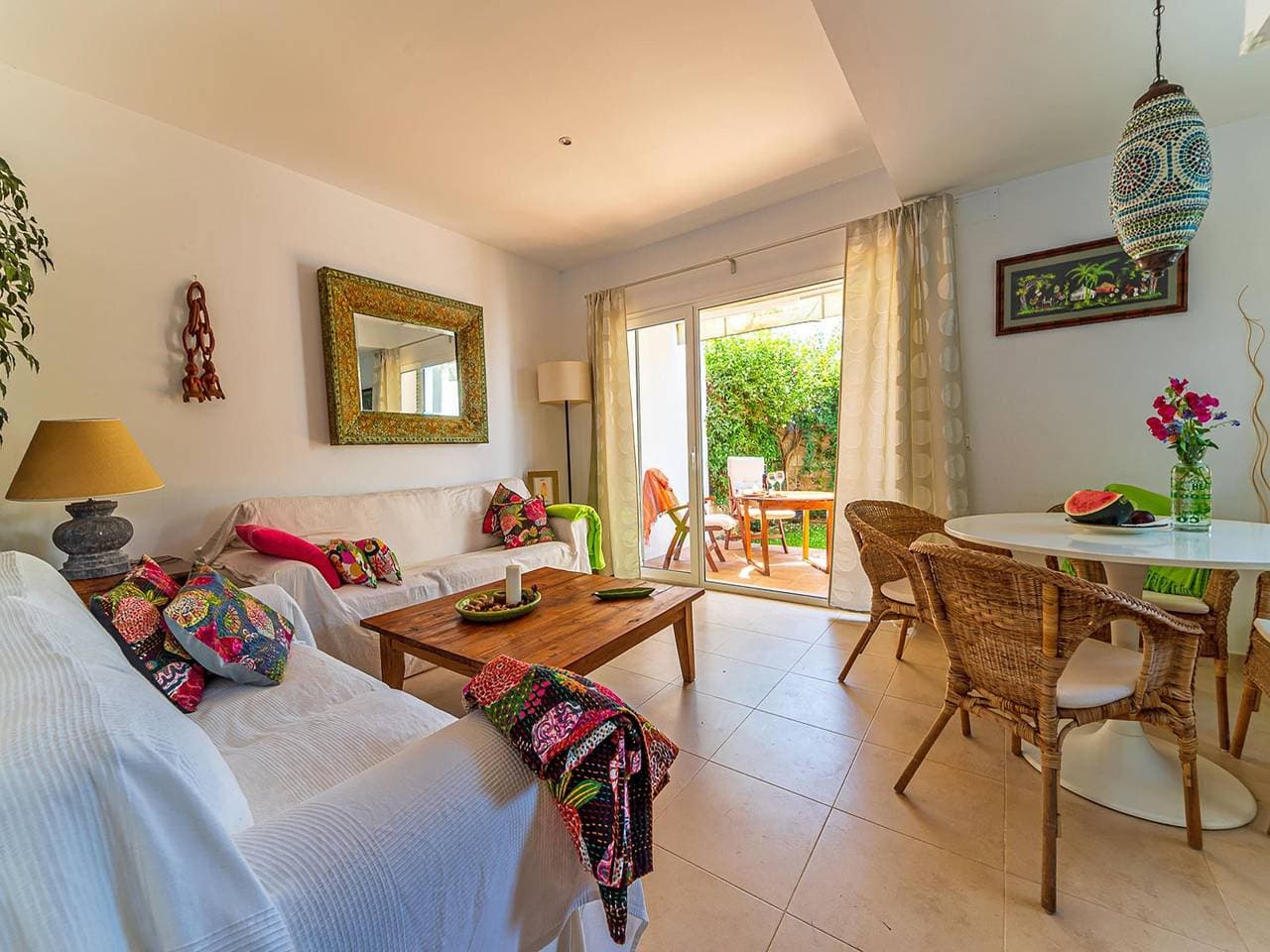 Foto 8 von 33: Behagliches Reihen-Endhaus im Residencial Playa Fontanilla bei Conil. Mit Pool.