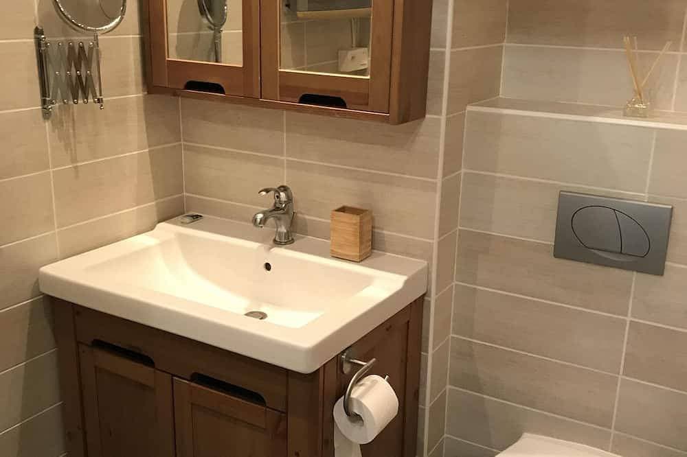 Foto 5 von 25: Apartment mit 2 Schlafzimmern, Swimmingpool und Tiefgarage