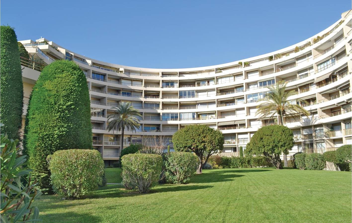 Appartement am Strand mit Garage und Terrasse 1