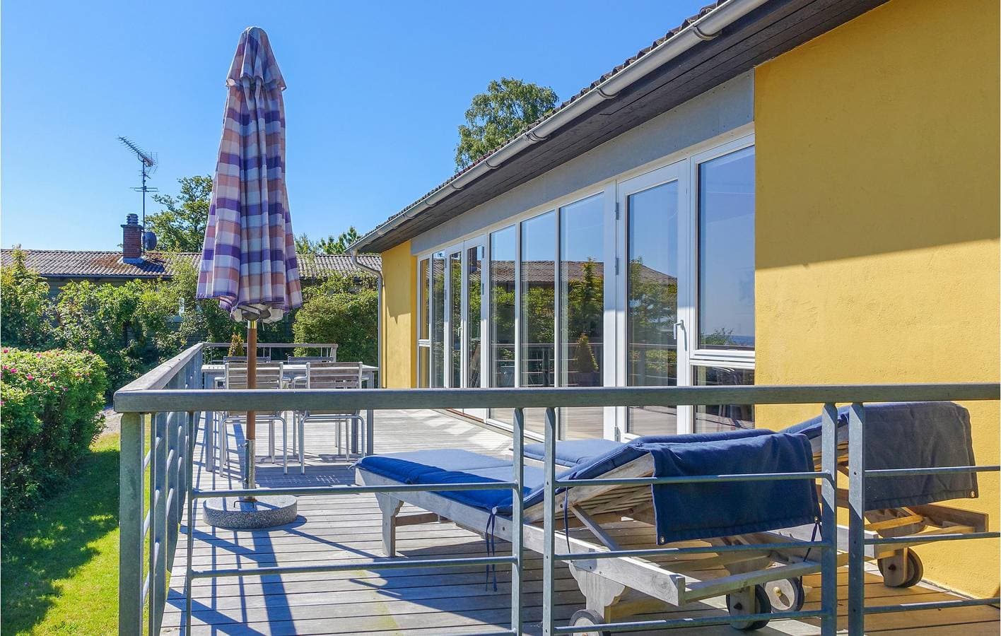 Foto 10 von 34: Ferienhaus für 4 Personen mit Terrasse