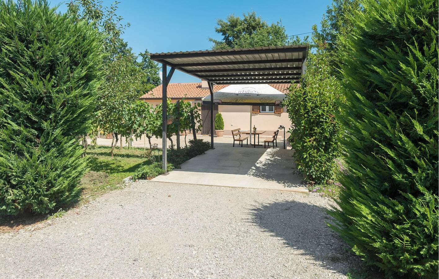Foto 8 von 27: Gemütliche Ferienwohnung mit Terrasse, WLAN und Parkplatz, 2,5 km vom Stadtzentrum entfernt