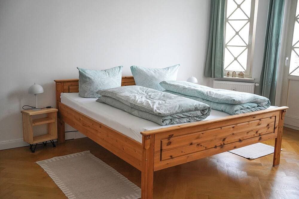 Foto 2 von 16: Helle und große Ferienwohnung mit zwei Schlafzimmern und Parkplatz
