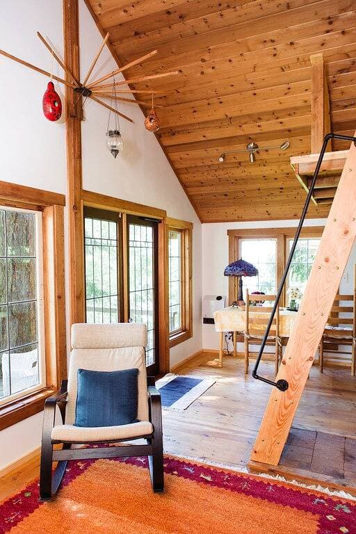 Foto 12 von 24: Baumhaus am Strand im Herzen des Puget Sound