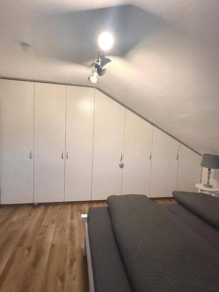 Foto 7 von 49: Two-Bedroom Apartment