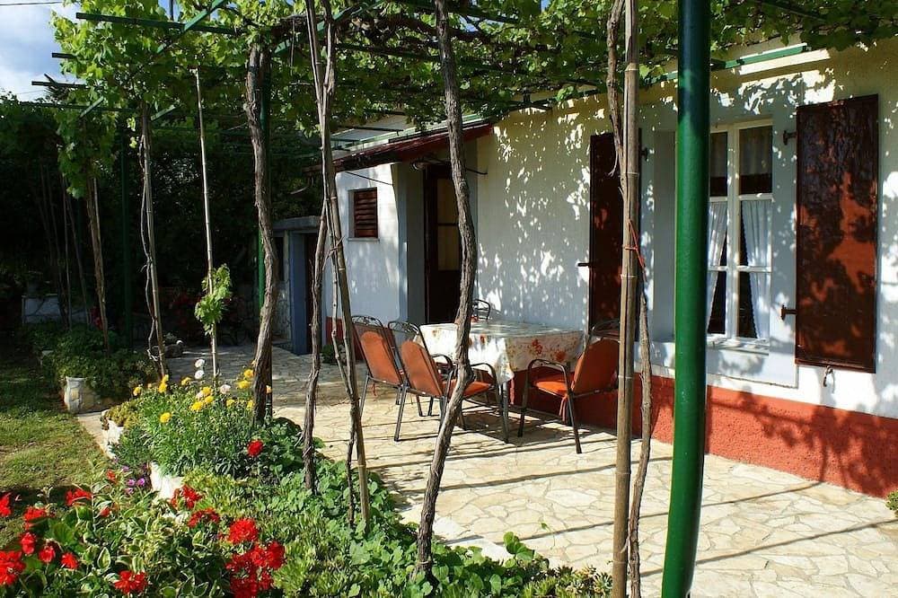 Foto 13 von 15: Freistehendes Haus Violeta mit weitläufigen Garten