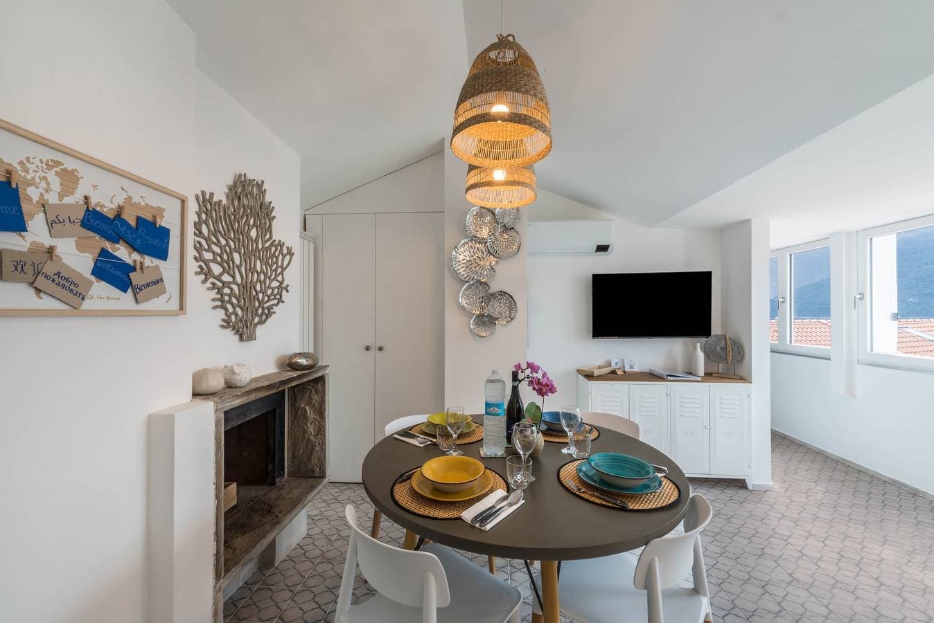 Foto 4 von 26: Ferienwohnung Casa Royale Appartamento Aria mit Seeblick, Bergblick, WLAN, Klimaanlage