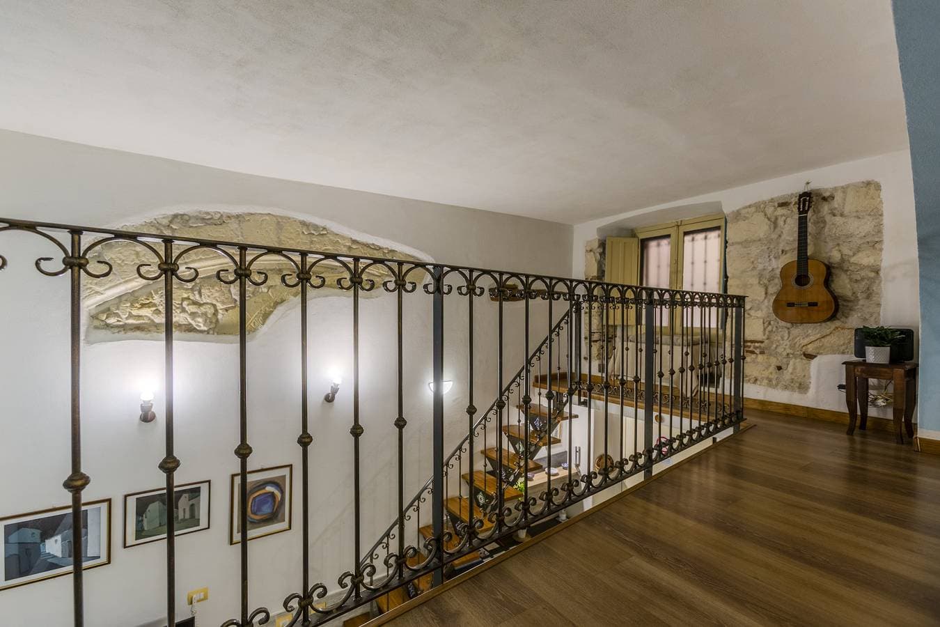 Foto 11 von 19: Castle Hill Loft – Heart of Cagliari Old Town