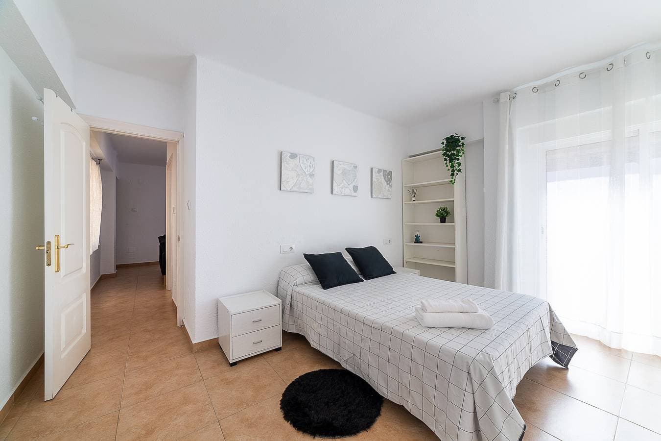 Foto 8 von 27: Wohnung in El Zapillo: Meerblick, WLAN, Klimaanlage im Wohnzimmer, Deckenventilatoren