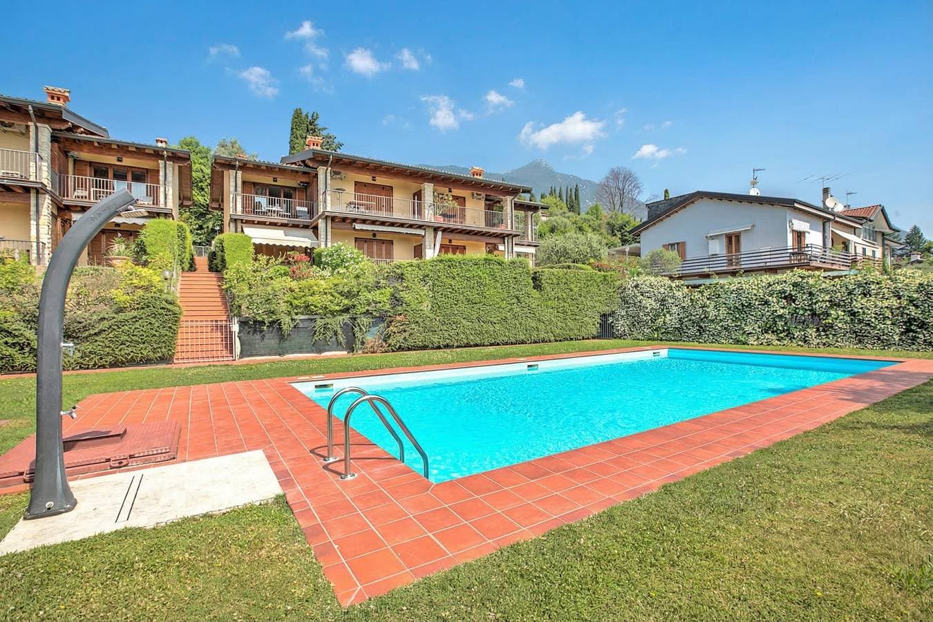 Foto 12 von 28: Julia's House lakeview & shared pool