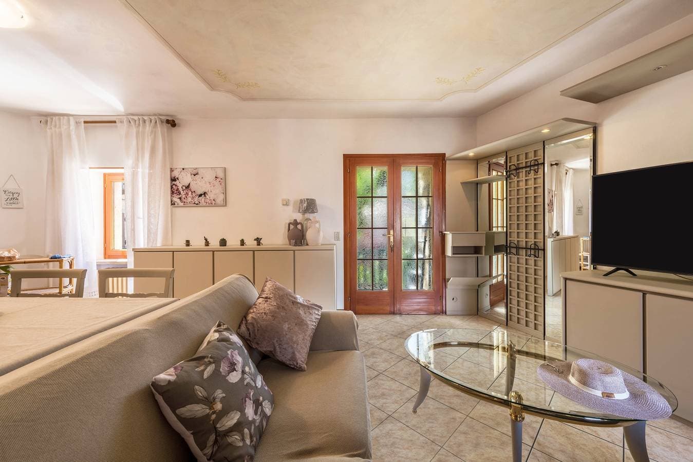 Foto 6 von 29: Schöne Ferienwohnung "Lola Home Brenzone" mit Blick auf den See und die Berge
