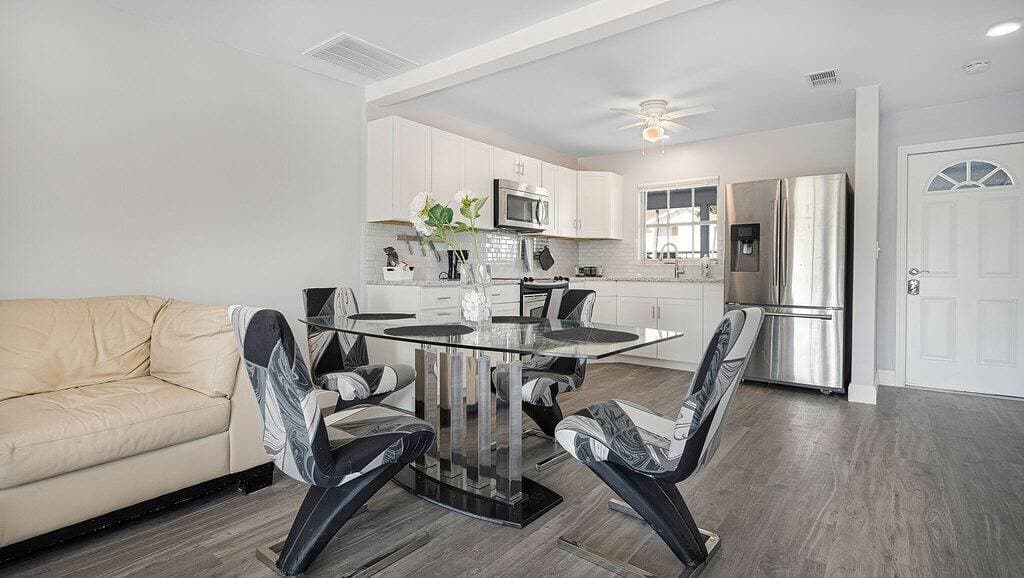 Foto 2 von 18: 2 bed/2bath unit close to yacht club Cape Coral
