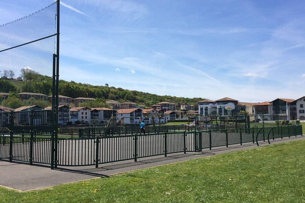 Foto 12 von 29: Studio avec accès piscine, Wi-Fi + Parking gratuit