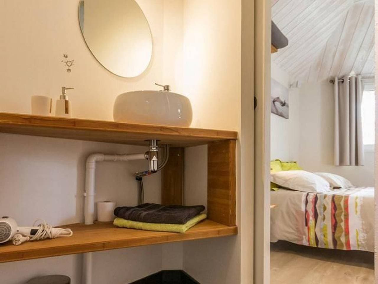 Foto 7 von 16: Baumhaus in Port-Saint-Père mit WLAN, Kino & Frühstück
