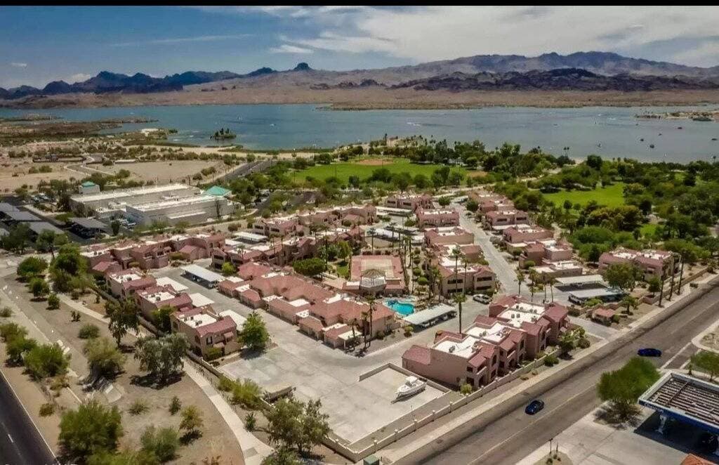 Foto 3 von 21: Lake View Condo with Pool/Boat Parking!