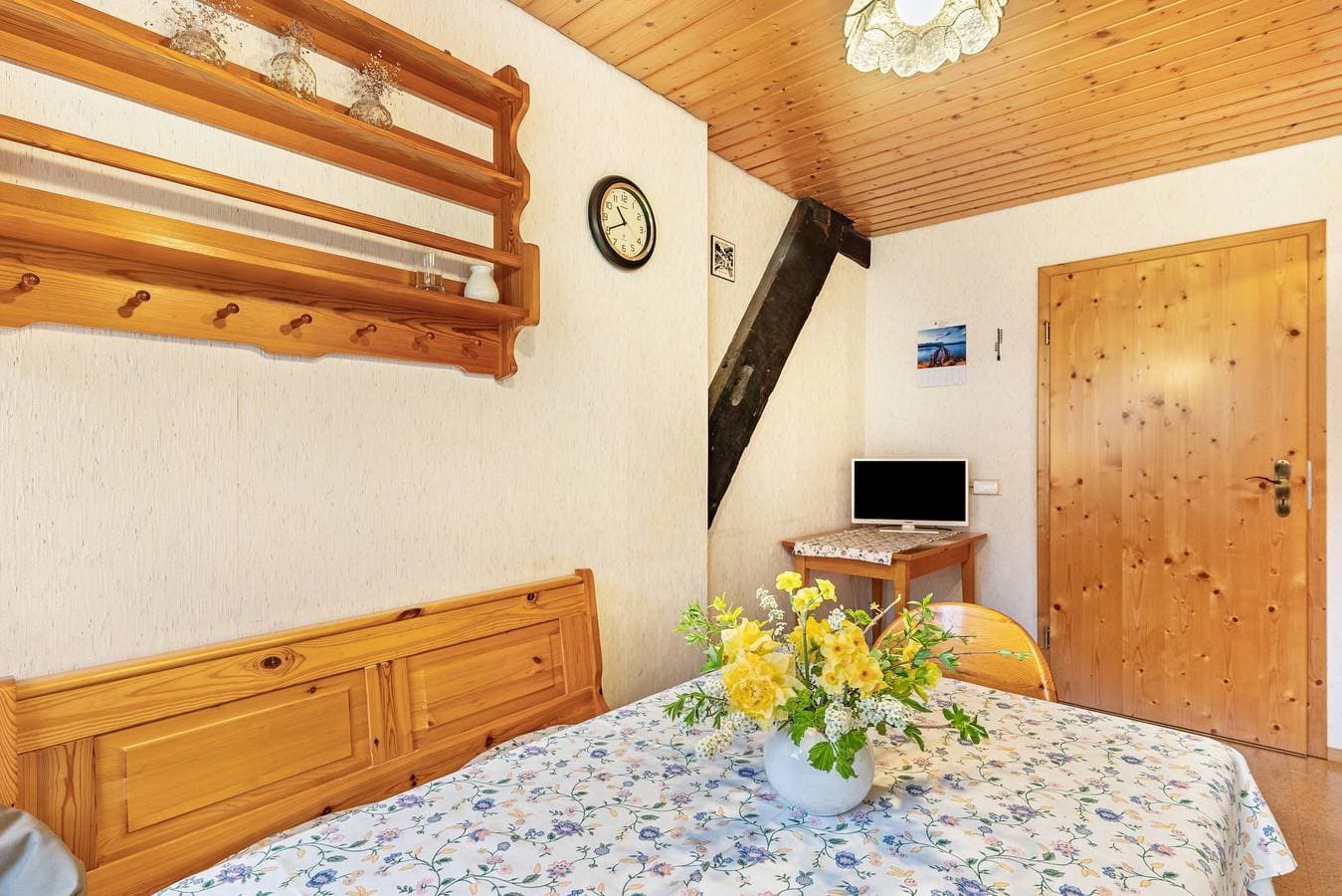 Foto 11 von 26: Ferienwohnung 3 Im Bauernhaus mit gemeinsamer Terrasse, Gemeinschaftsgarten und WLAN