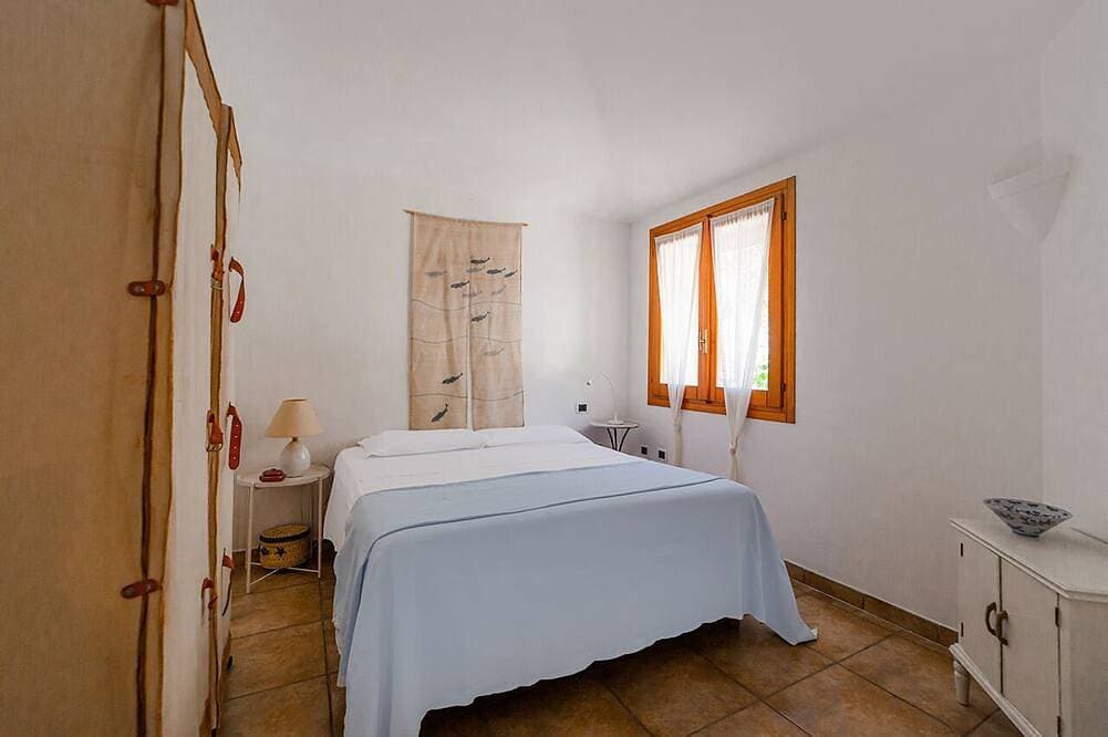 Foto 2 von 30: Panoramic sea view villa in La Maddalena with garden. Walk to beaches.