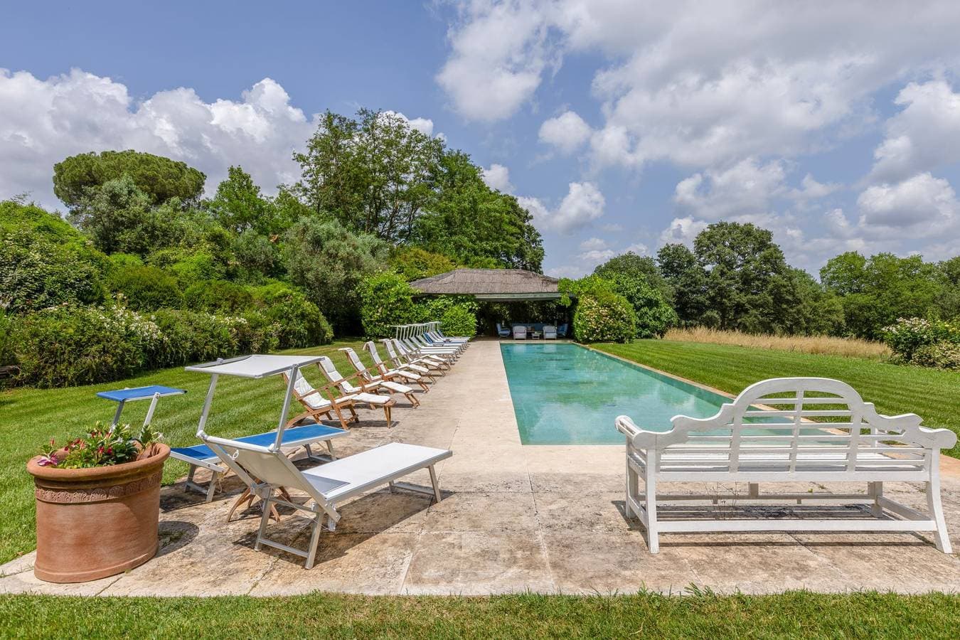 Foto 10 von 54: Villa für 13 Personen mit Garten