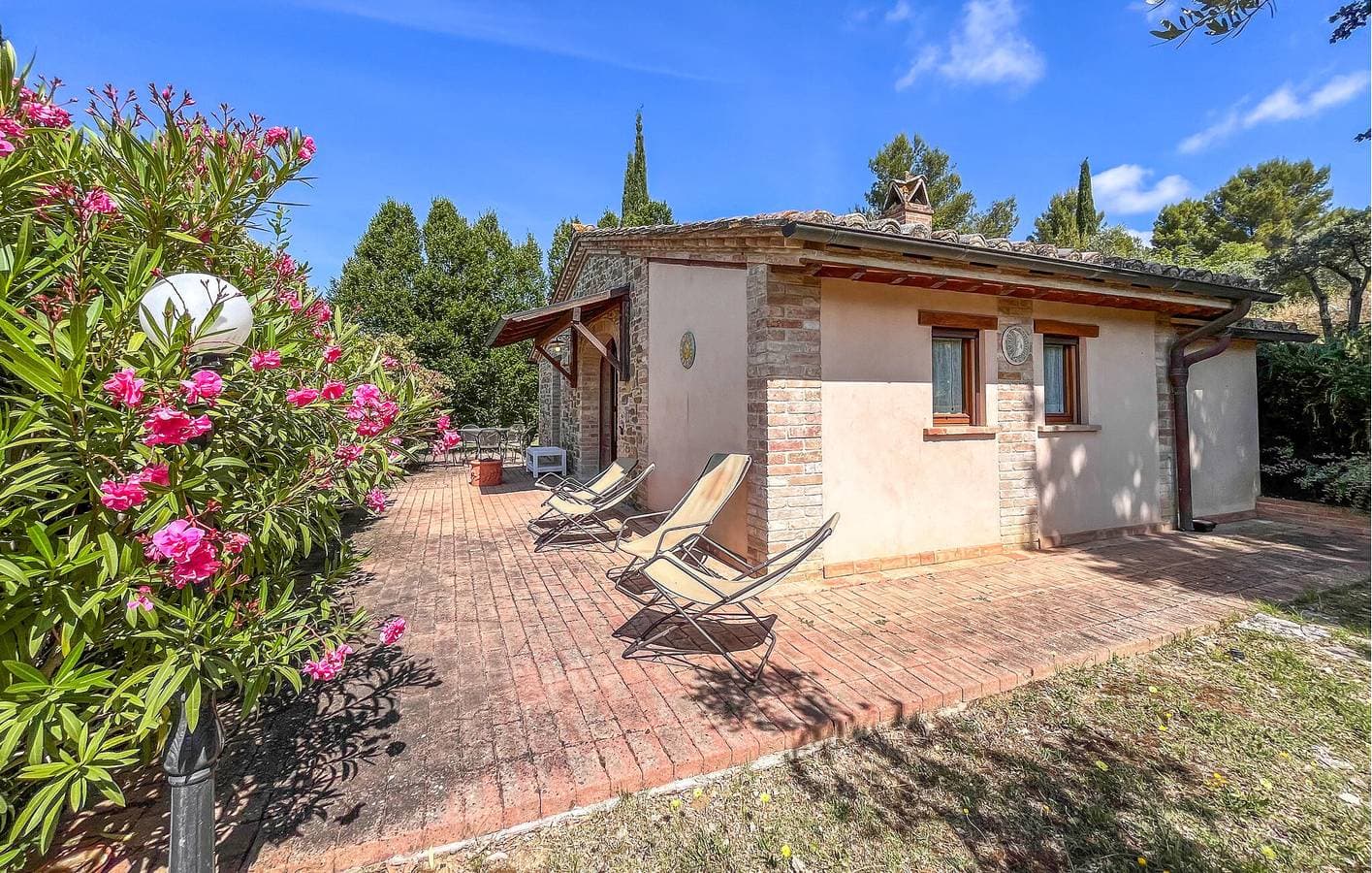 Apartment mit Seeblick, Pool und Parkplatz, 2 km vom Trasimenischen See entfernt 1