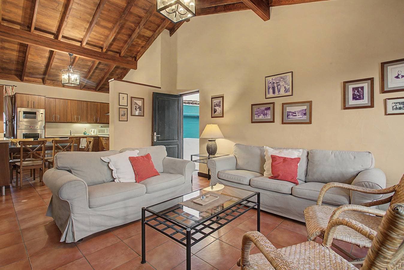 Foto 3 von 32: Ferienhaus "La Hacienda" mit Meerblick, Privater Terrasse und WLAN