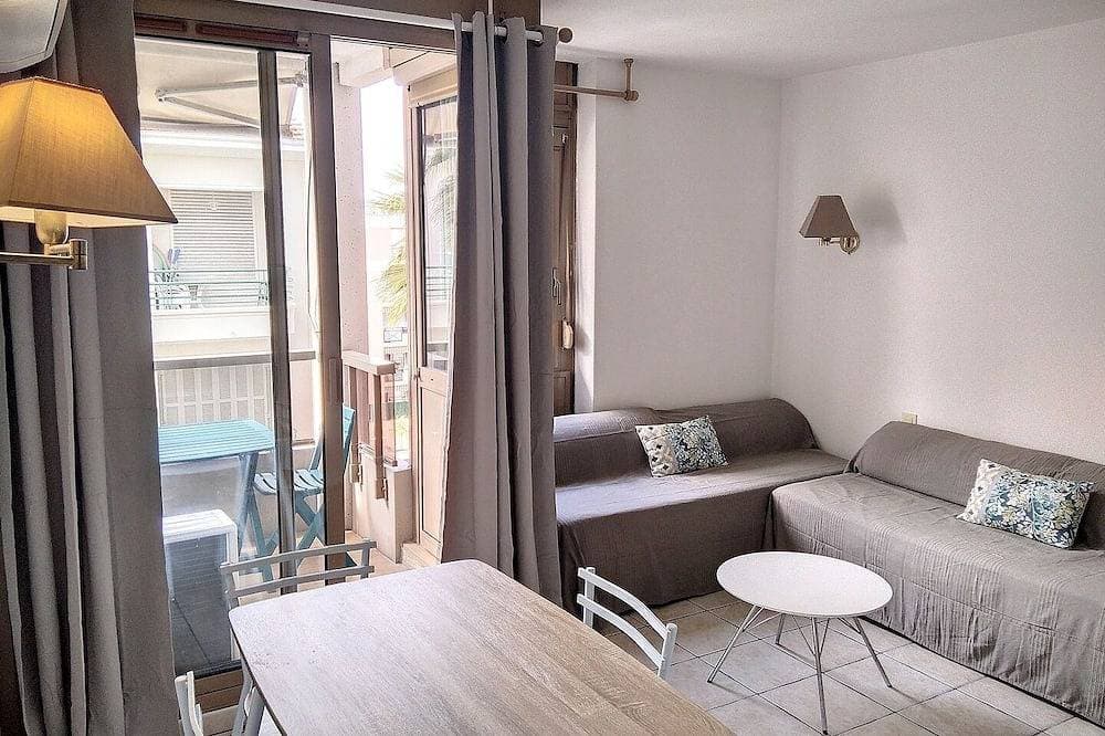 Foto 7 von 14: Studio-501-Standard-Nasszelle-Stadtblick