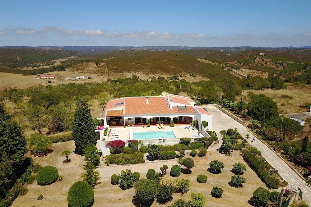 Foto 11 von 30: Villa (eingezäuntes Grundstück von 1 ha - ruhige Lage)
