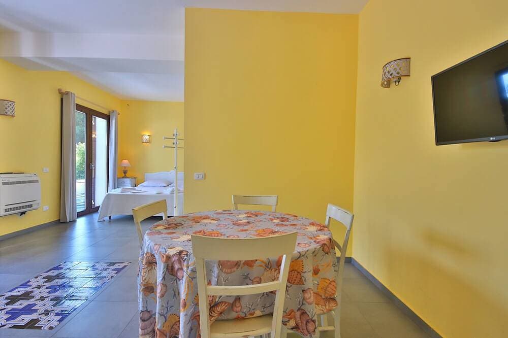Foto 11 von 22: Amary Suite 2 + 2-Terrasse & Strand von KlabHouse