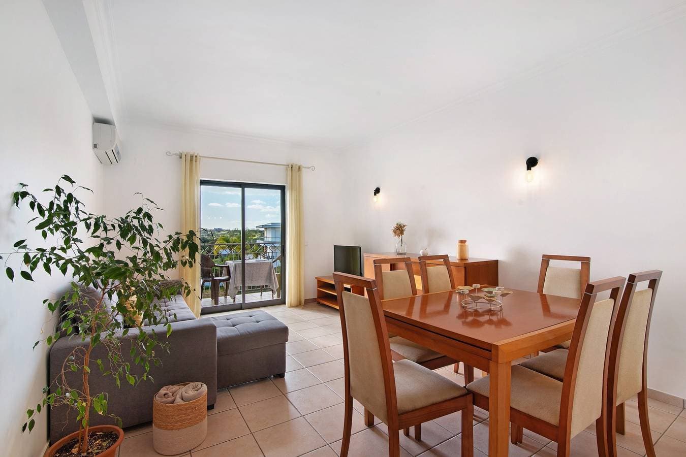 Foto 6 von 24: Apartamento Vista Alegre – Modernes Refugium mit Gemeinschaftspool