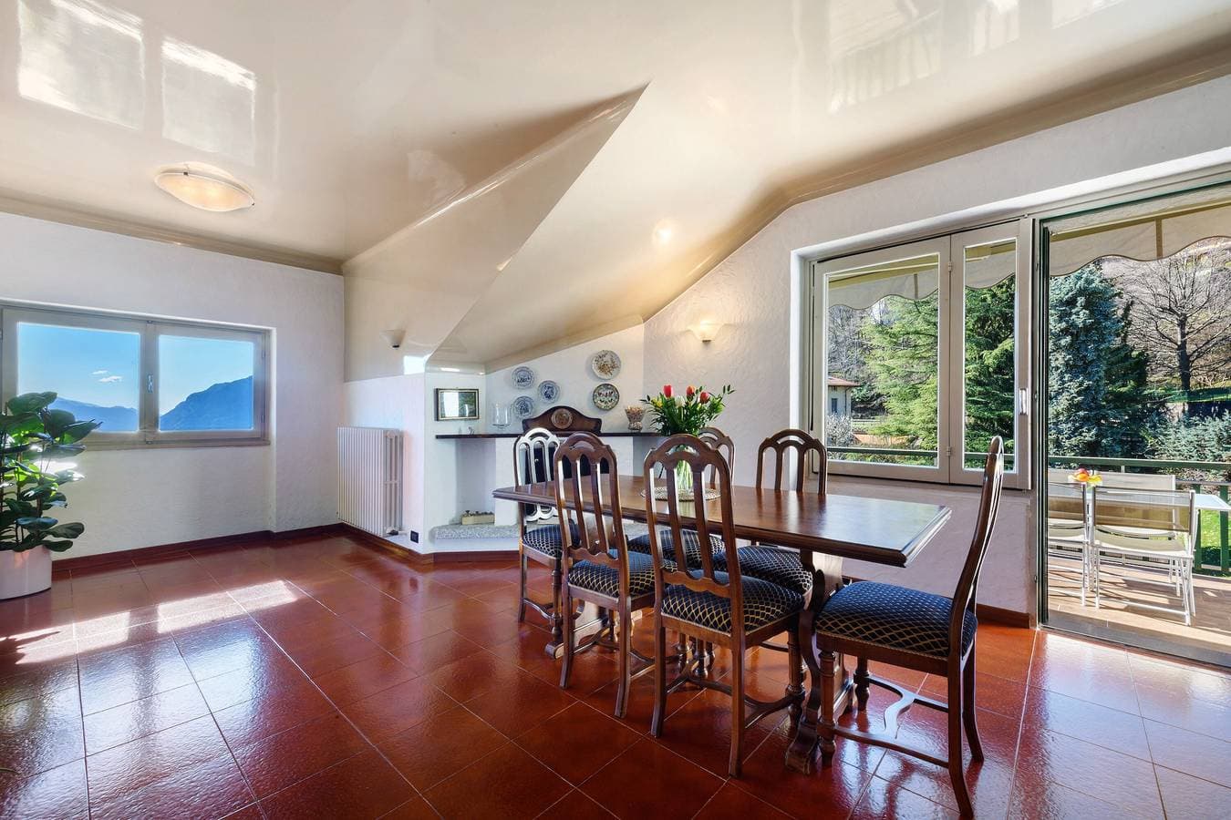 Foto 5 von 37: Ferienwohnung 'Finestra Sul Lago Bellagio' mit Seeblick, privater Terrasse & WLAN