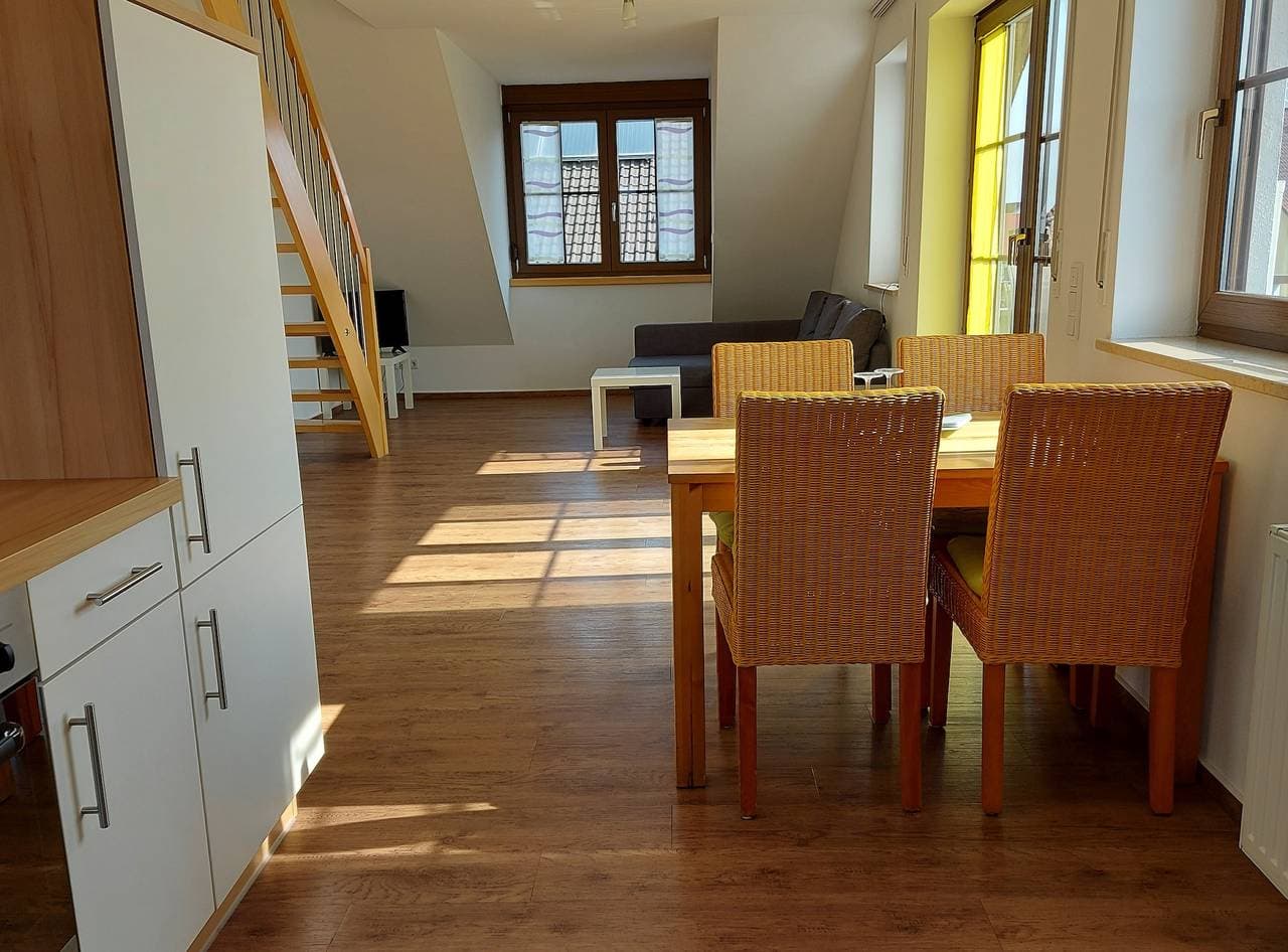 Foto 13 von 15: Gästehof - Weinbau Säger - Galerie-Appartement Nr.3 mit Balkon und großem Wohn-/Küchenraum