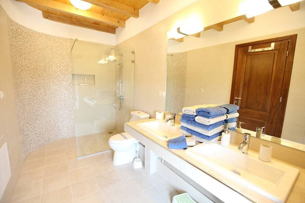 Foto 10 von 30: Villa Minea, großzügige 4 Sz- Villa mit großem beheizbarem Pool, zu Fuß ins Dorf