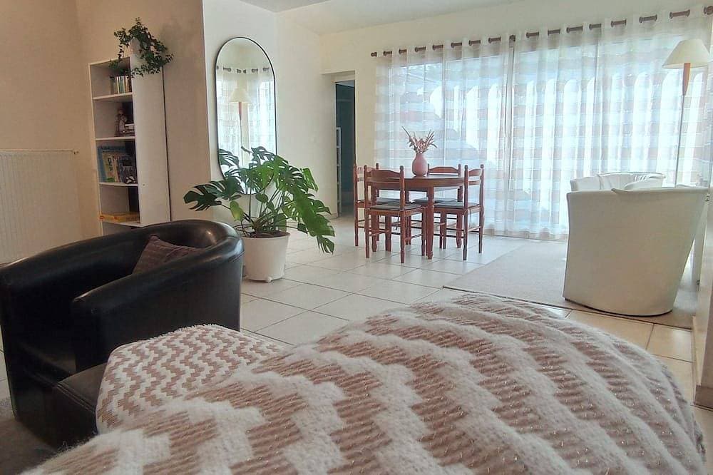 Spacious house 300 m from the sea. Sheltered garden 1