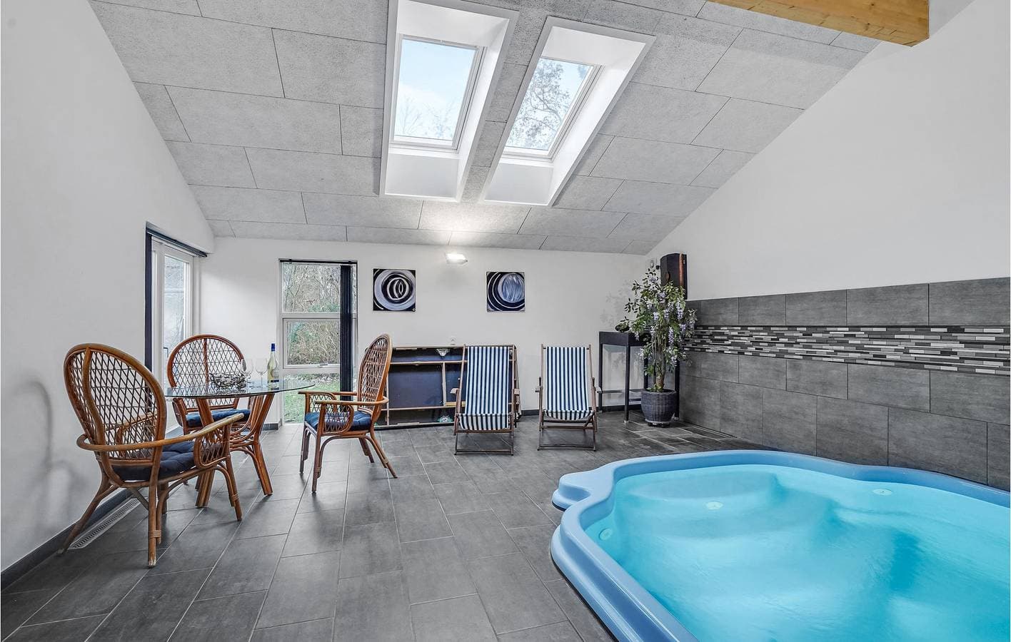 Foto 7 von 33: Ferienhaus für 8 Personen mit Pool