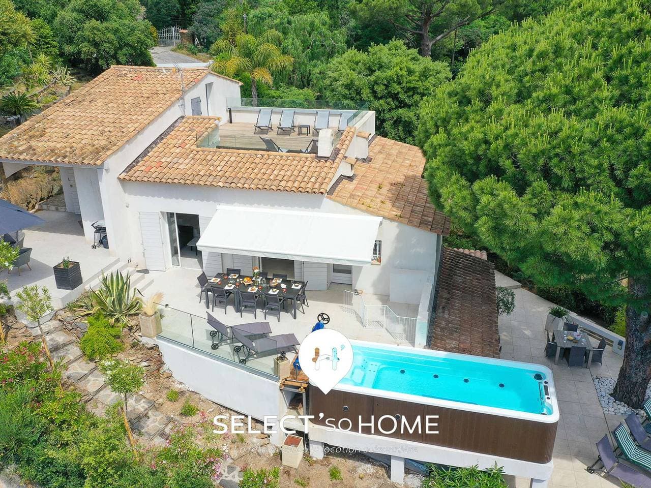 Luxusvilla mit Pools und Entspannungsbereich in Aiguebelle für 10 Personen 1