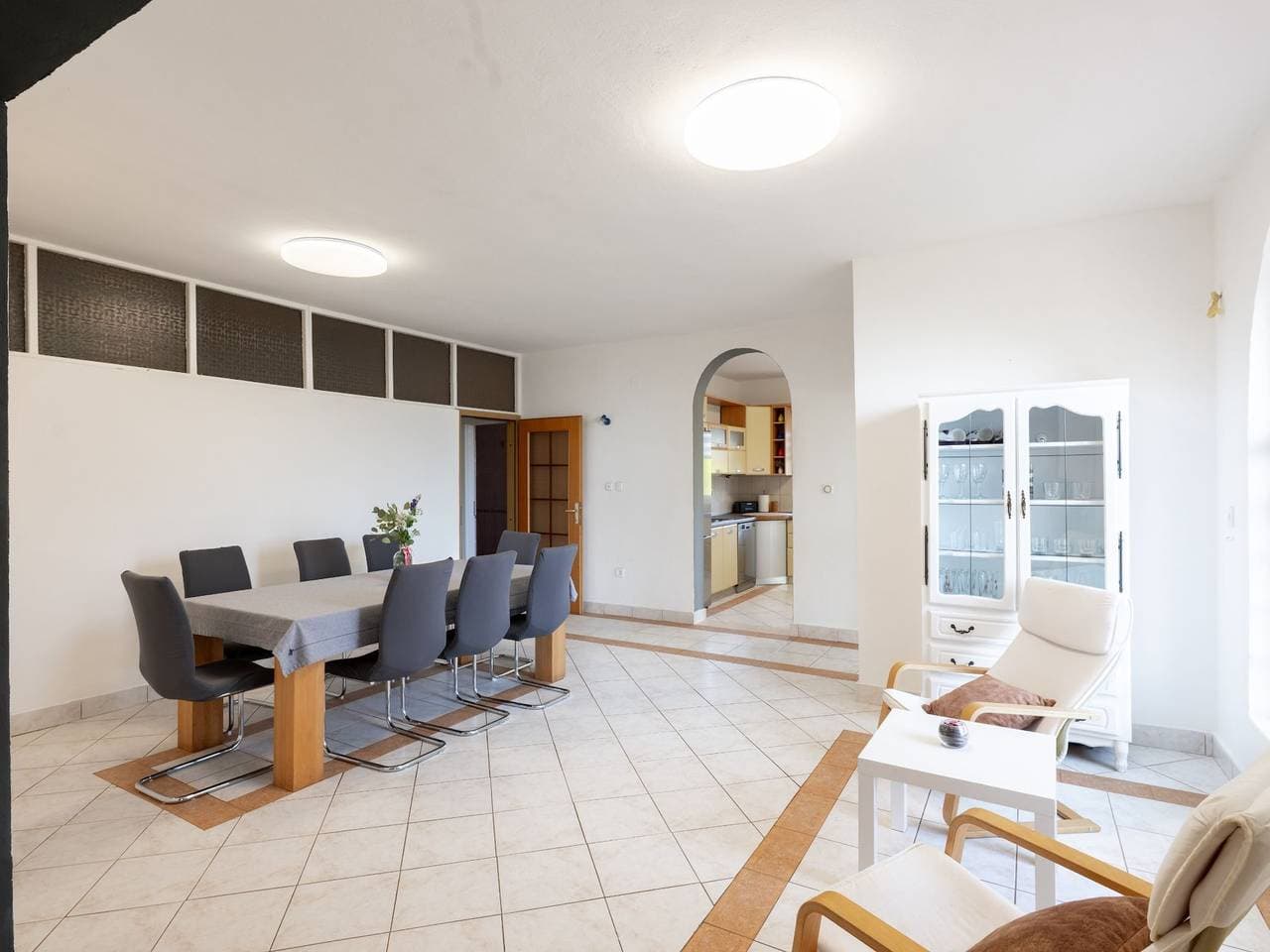 Foto 4 von 32: House Rose with Garden and Pool - Three Bedroom House
