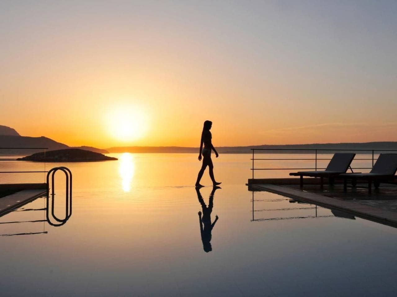 Foto 4 von 29: Anemos Villa Ferienhaus Aussicht Gemütlicher beheizter Pool