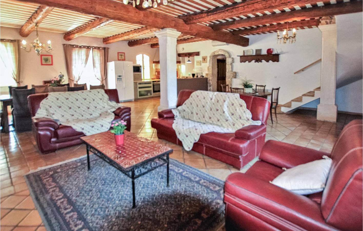 Foto 5 von 33: 210qm Wohnung mit AC, Parkplatz, Pool & WiFi - 2km zur Stadt