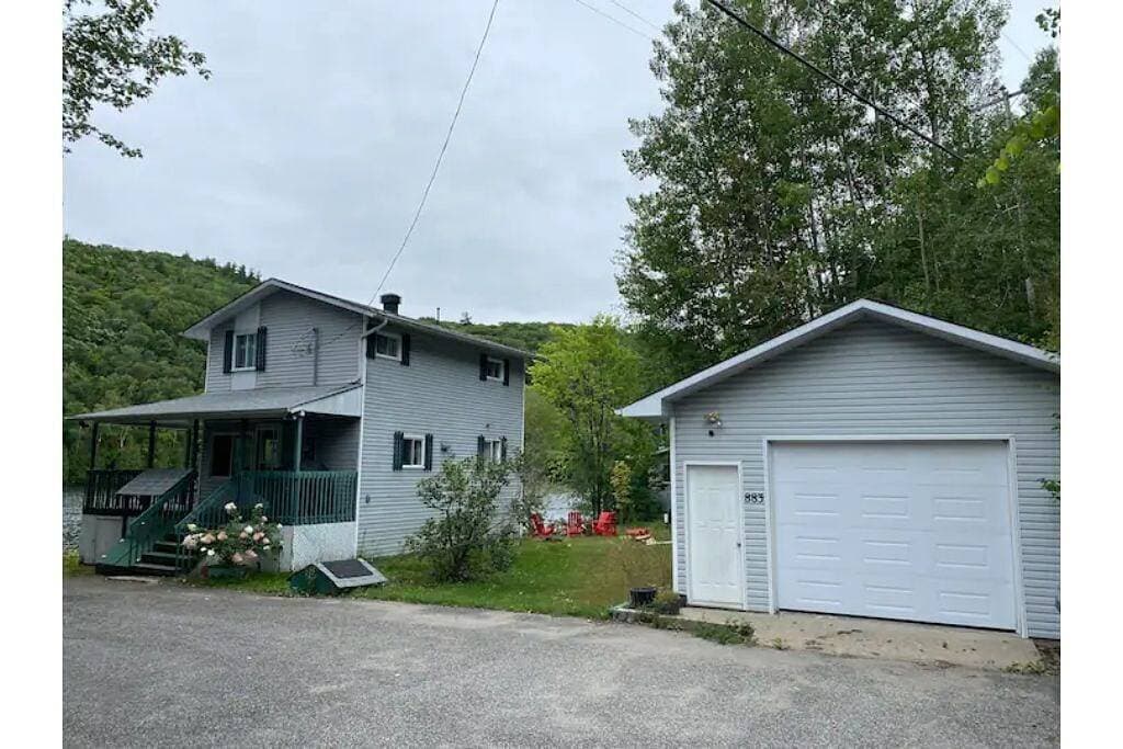 Foto 2 von 26: Lac Lola Waterfront Cottage 45 min from Ottawa
