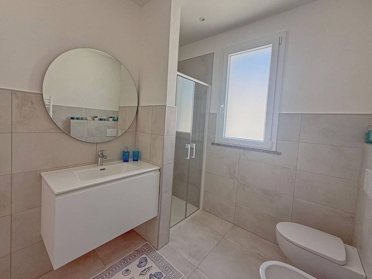 Foto 12 von 24: Ferienwohnung für 7 Personen mit Balkon