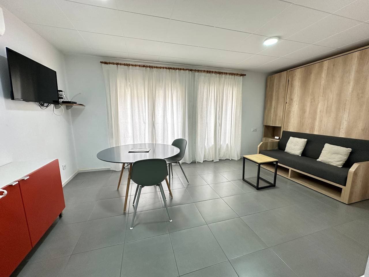 Foto 10 von 20: Modernes Studio im Herzen von Roses