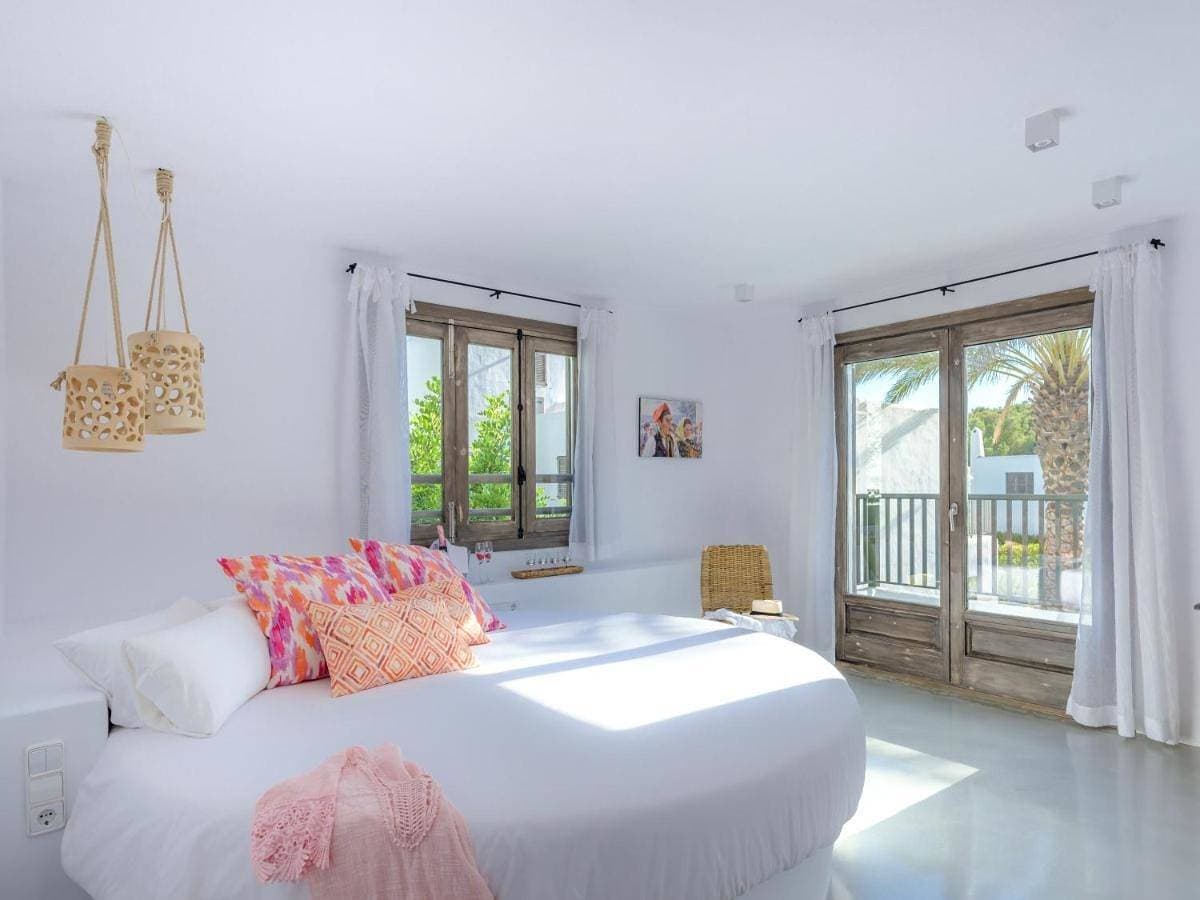 Foto 4 von 92: Deluxe Three-Bedroom Villa with Private Pool (6 Adults)