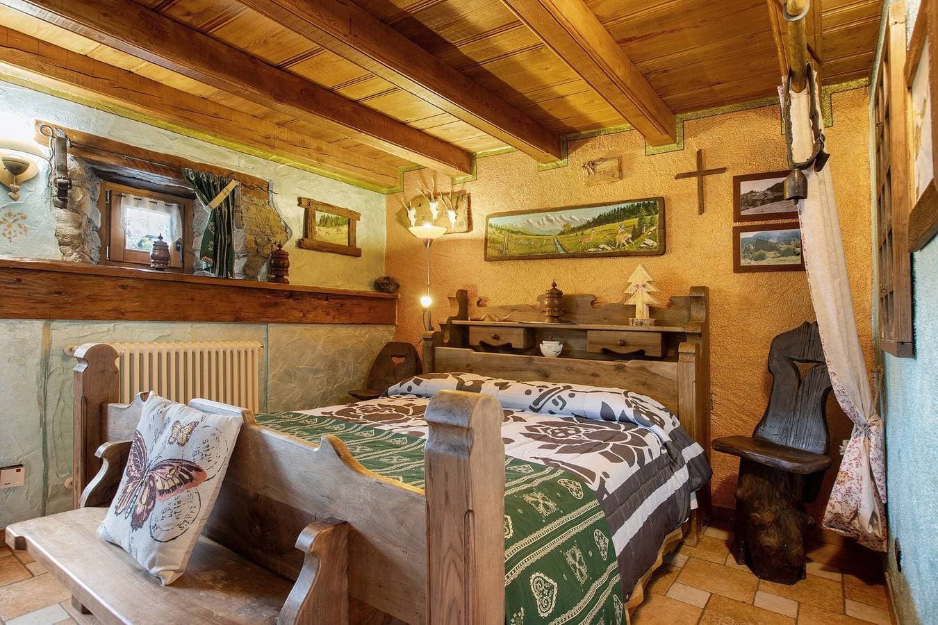 Foto 2 von 38: Zimmer „Capriolo“ – Privatsphäre und Ruhe mit Bergblick