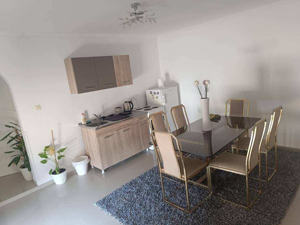 Foto 4 von 6: Two-Bedroom Apartment