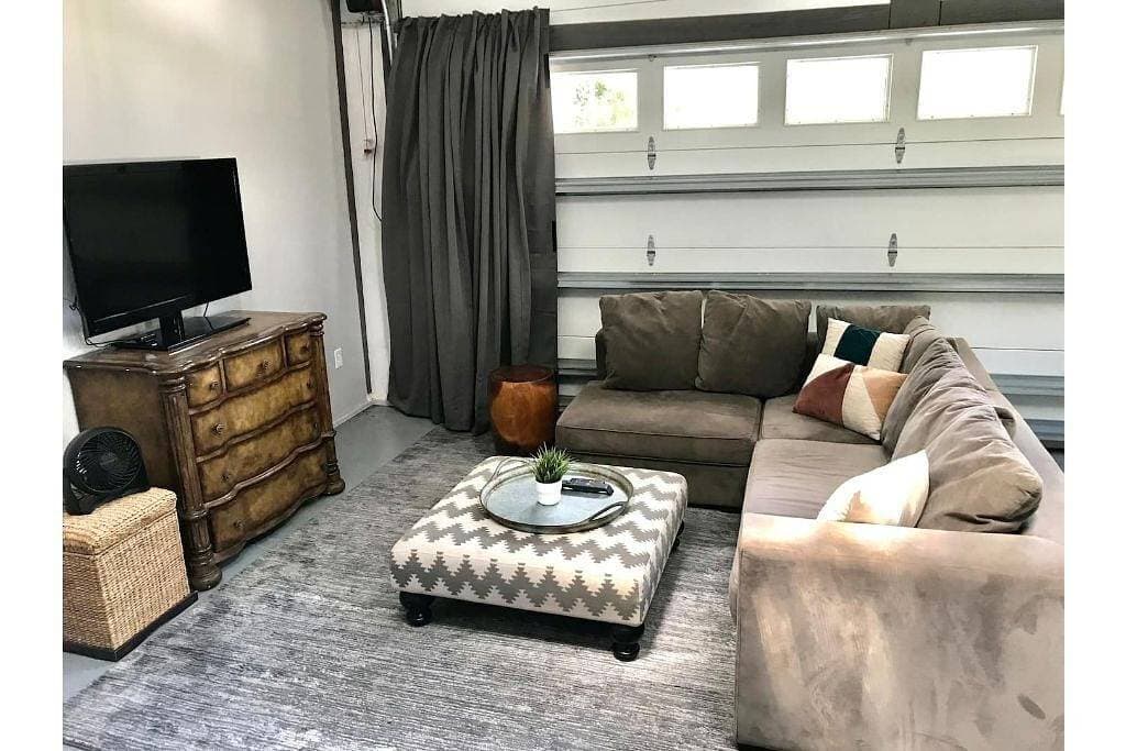 Foto 9 von 37: Pet Friendly Studio with Private Fenced Yard