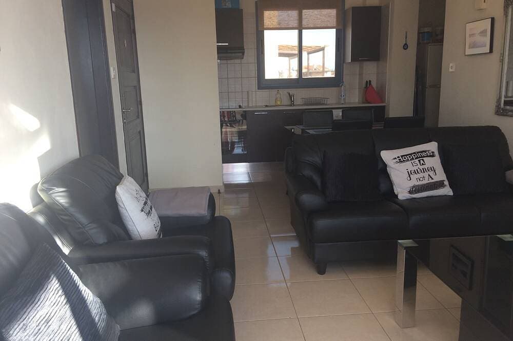 Foto 6 von 30: Moderne 2-Bett-Wohnung mit WiFi in der Universal Area von Paphos entfernt
