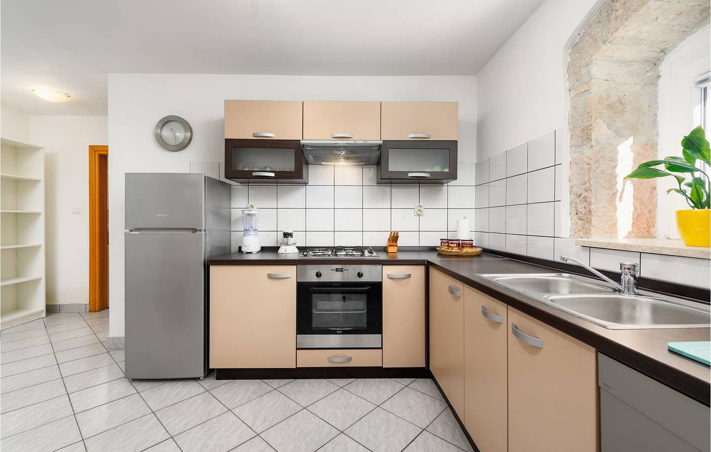 Foto 8 von 37: Reizendes Apartment mit einem Schlafzimmer, Pool, Parkplatz und Terrasse in der Nähe des Flusses Raša
