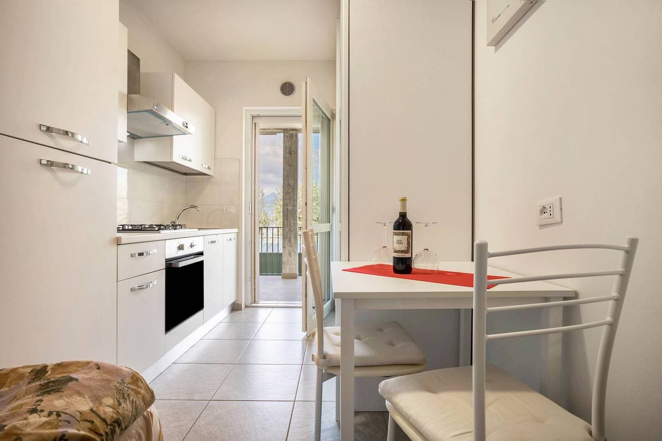 Foto 2 von 20: Einzimmerapartment 'Tiny' mit gemeinsamer Terrasse und WLAN