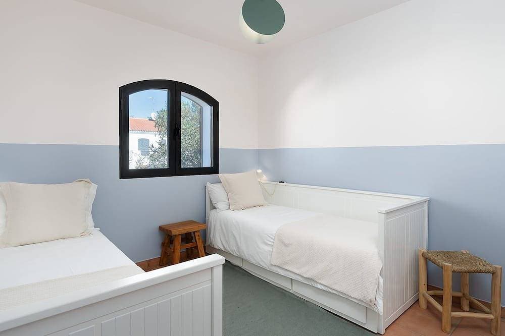 Foto 3 von 27: Vila Ramalhete W/ 3 Bdr & Balcony by LovelyStay